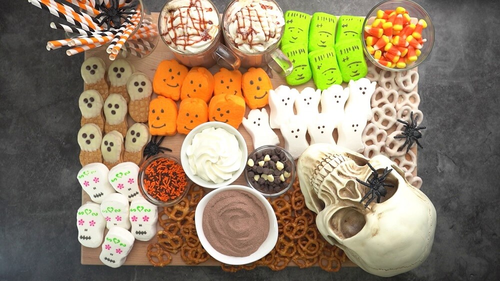PEEPS<sup>®</sup> Halloween Hot Chocolate Board
